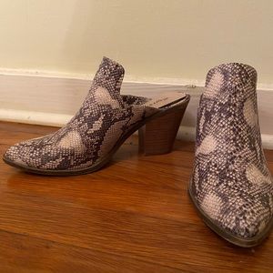 Women’s Snakeskin mules